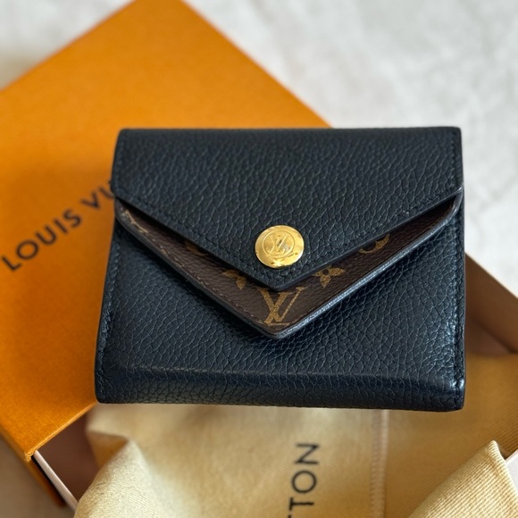 Louis Vuitton Double V Flap Victorine Wallet - Picture 15 of 16